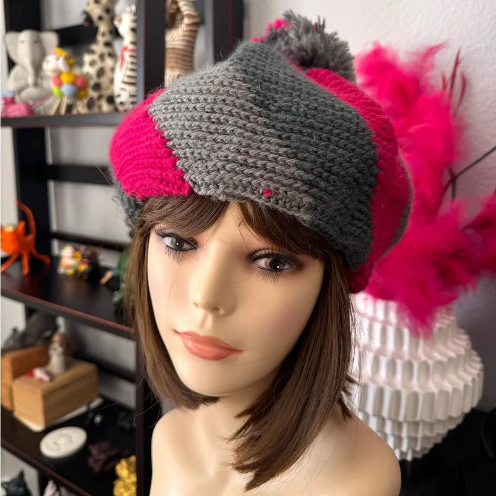 Vintage Avon Gray and Pink Knit Beret